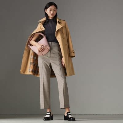 Burberry outfit women